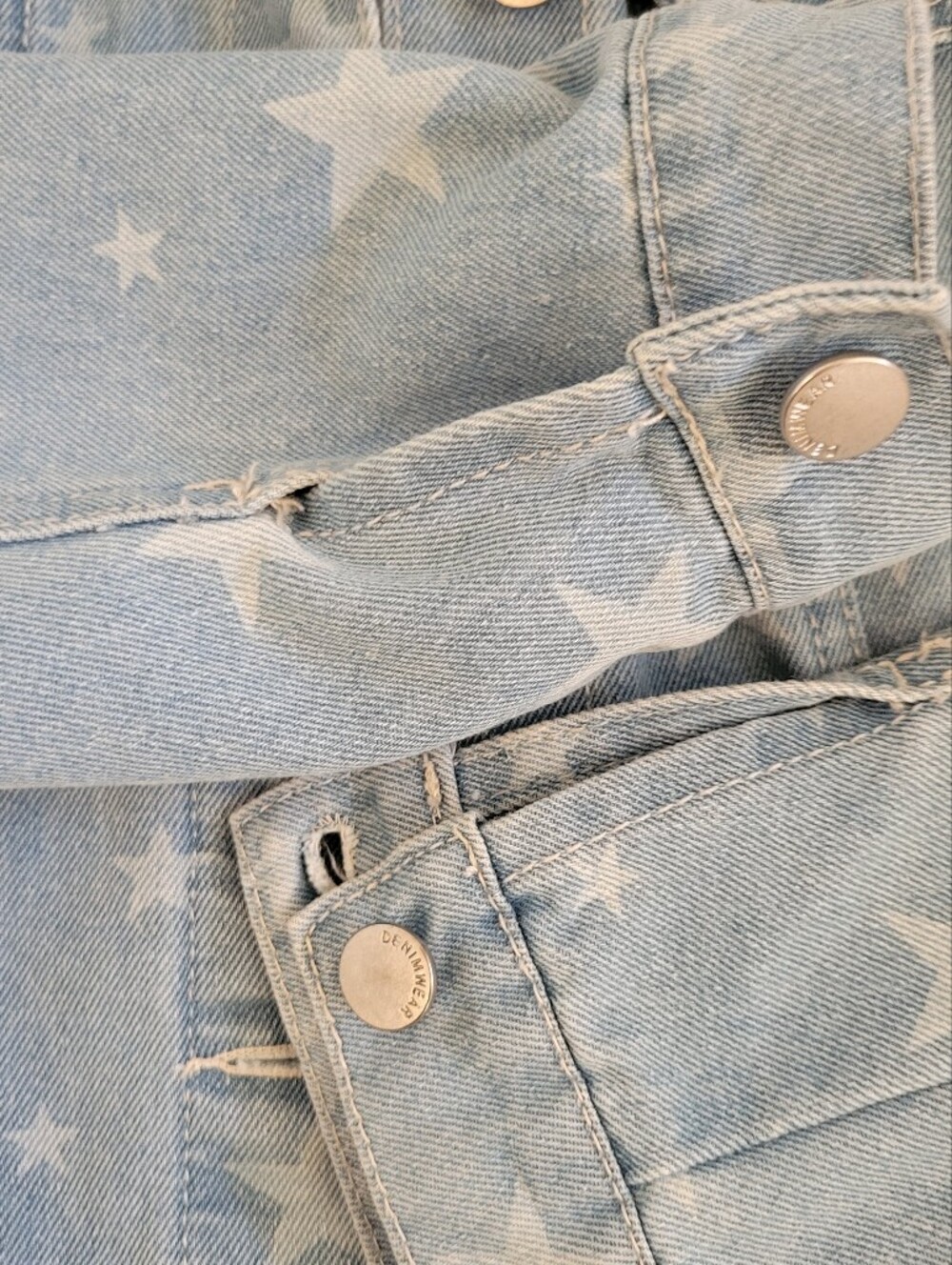 Light Wash Star Print Denim Jacket - Picture 3 of 3